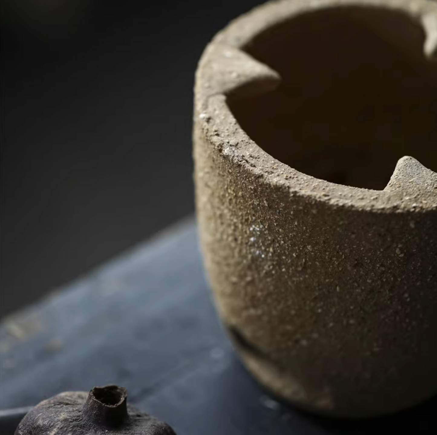 Handcrafted Jingdezhen Wood-Fired Ash Glaze Tea Brewing Stove Stove - Charcoal & Alcohol Dual-Use